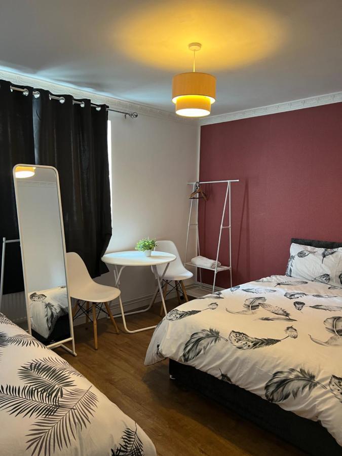 Private Room With Two Beds Near Central London Eksteriør billede