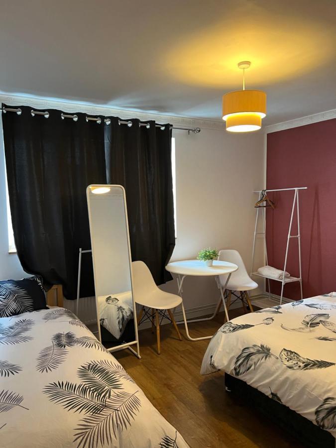 Private Room With Two Beds Near Central London Eksteriør billede