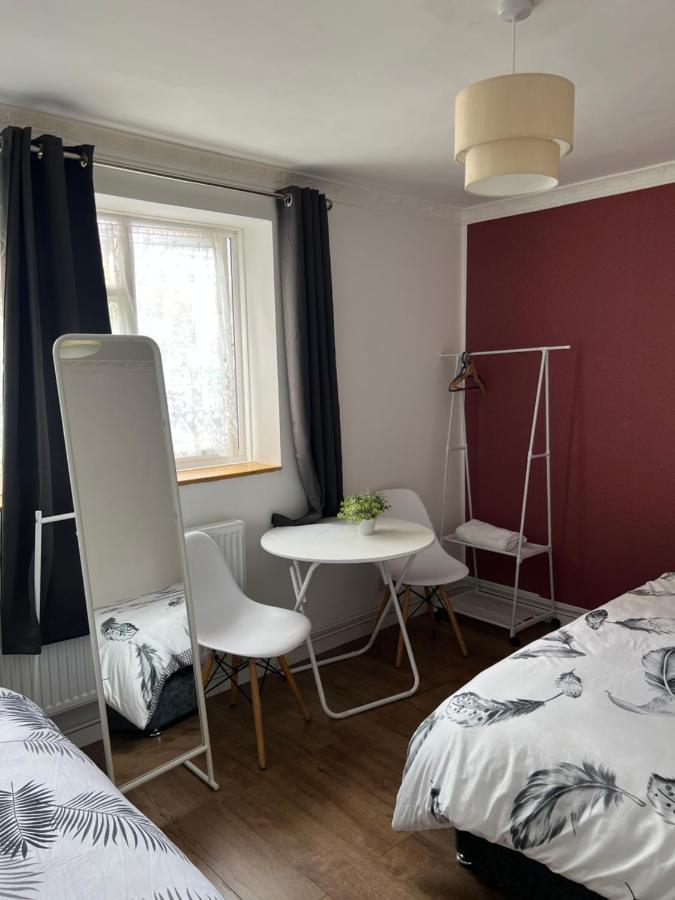 Private Room With Two Beds Near Central London Eksteriør billede