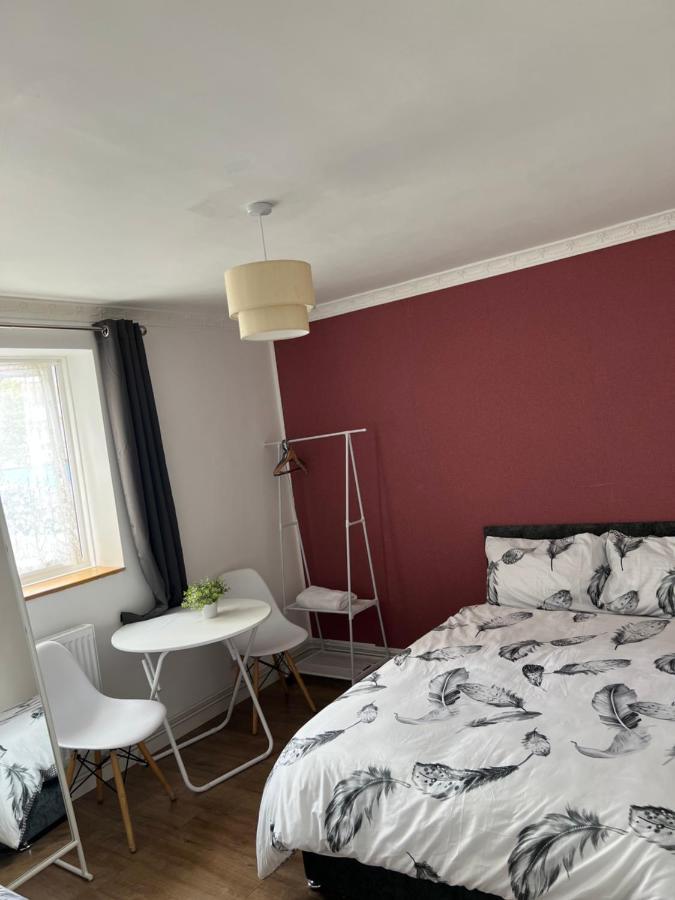 Private Room With Two Beds Near Central London Eksteriør billede